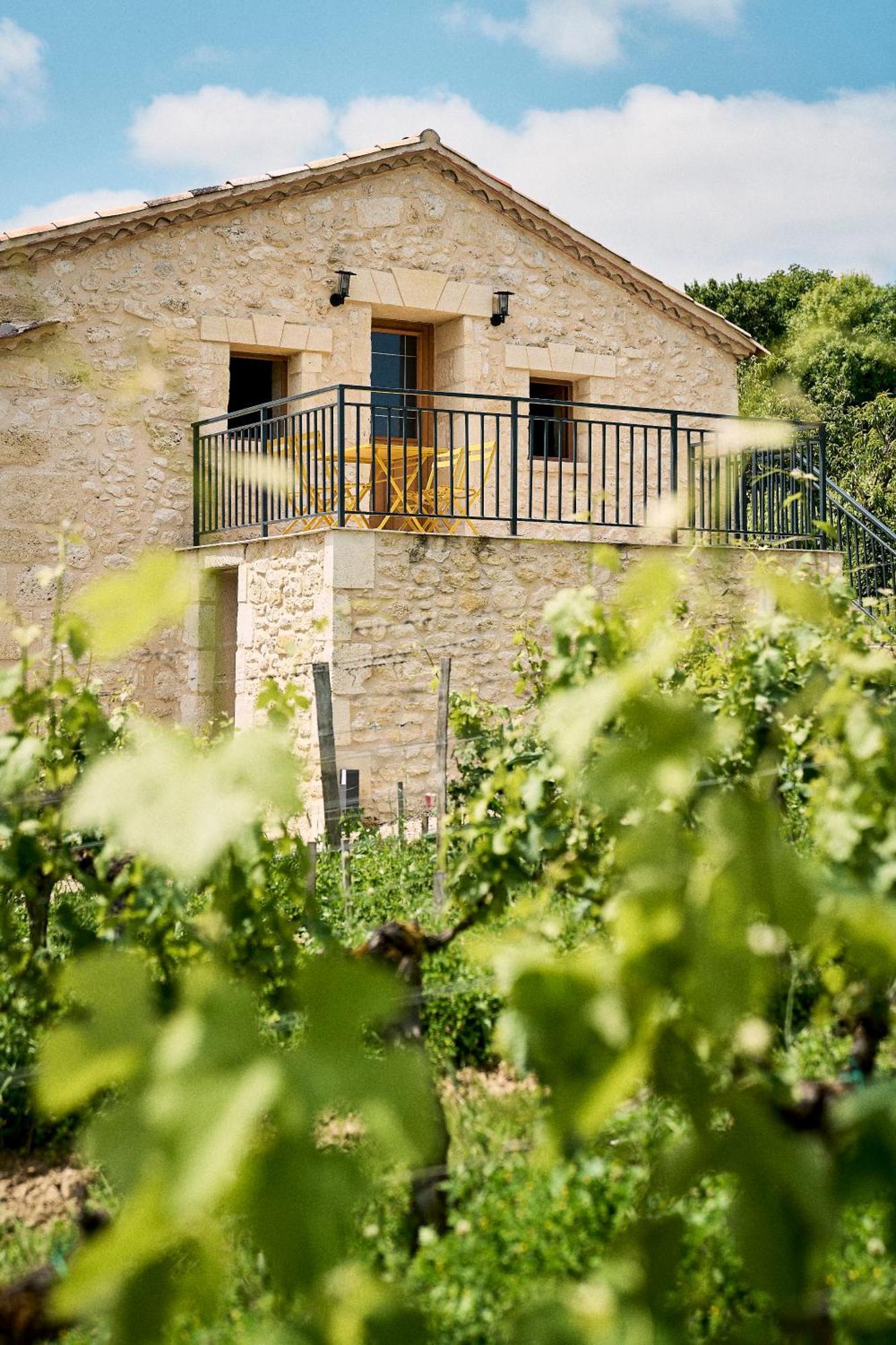 Gite Au Coeur Des Vignes Montagne  Exterior photo
