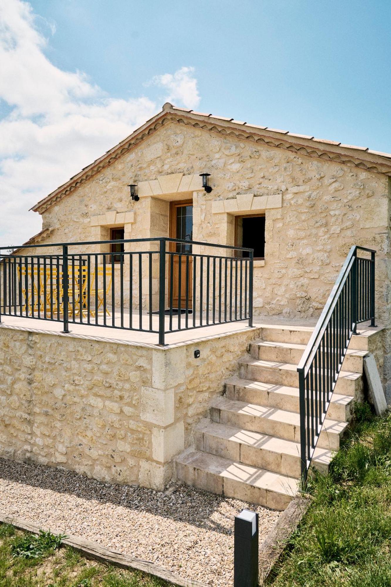 Gite Au Coeur Des Vignes Montagne  Exterior photo